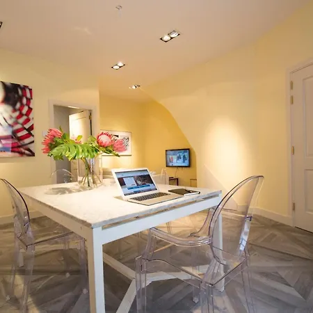 City Centre - Historic Charm Meets Modern Comfort *
